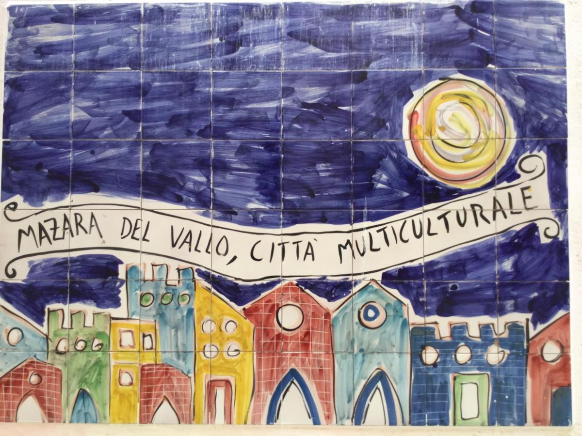 Case Vazzana - Cortile Sant'Agostino 马扎拉德尔瓦洛 外观 照片