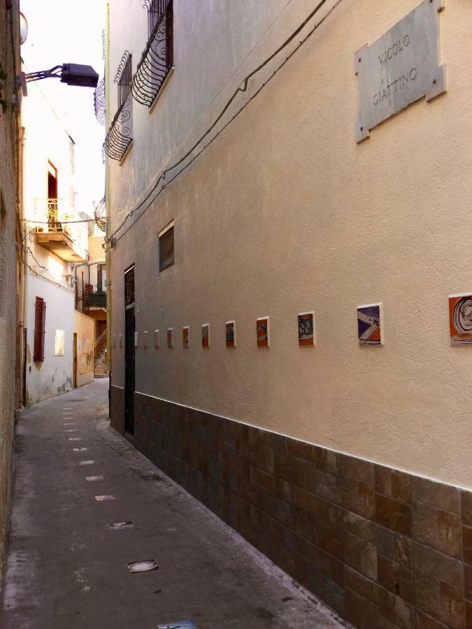 Case Vazzana - Cortile Sant'Agostino 马扎拉德尔瓦洛 外观 照片