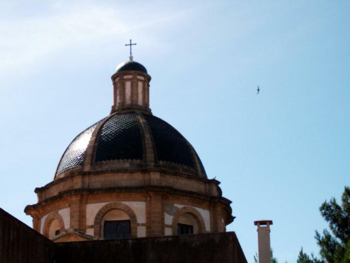 Case Vazzana - Cortile Sant'Agostino 马扎拉德尔瓦洛 外观 照片